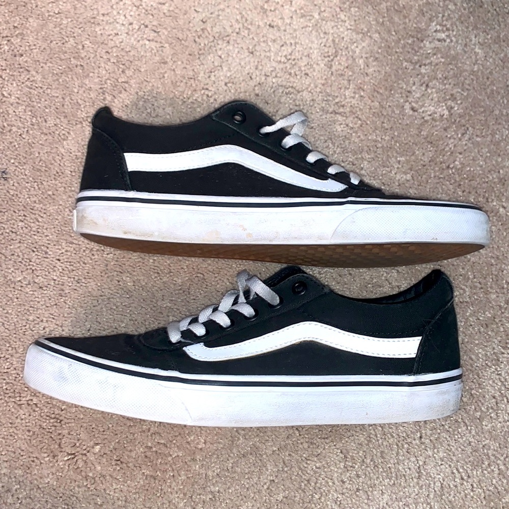 WOMEN'S VANS WARD SKATE SHOES